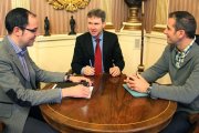 EL alcalde, Javier Lacalle, se reunió con los organizadores del congreso de profesionales de diseño.-JAIME CARAZO