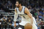 Ricky Rubio podría salir de Minnesota para jugar con LeBron James en Cleveland.-EFE / CRAIG LASSIG
