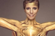 El desnudo dorado de Maribel Verdú para el reportaje de Harper's Bazaar.-Foto:   HARPER'S BAZAAR