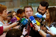Emiliano García-Page, tras su reunión de este viernes con Pedro Sánchez en la sede del PSOE.-