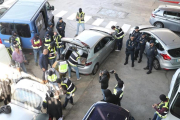 La Policía Nacional impide a los Mossos quemar documentos en la incineradora de Sant Adrià, el 26 de octubre pasado-RICARD FADRIQUE
