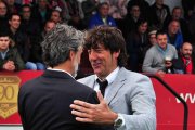 Salinas y Alfaro se saludan en los prolegómenos del choque-Jose Esteban Egurrola