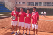 Nicolás Álvarez (primero por la derecha) posa con la medalla de campeón.-BLOG NICOLÁS ÁLVAREZ