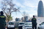 Registro en la caseta de obras de Plaza de las Glórias.-GUILLEM SÀNCHEZ