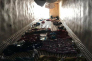Caja de un camión donde viajaban los inmigrantes en México.-