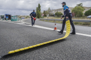 De la vigilancia rotatoria por las tres entradas a la villa se encargaron ayer tres patrullas de Policía Nacional, dos de Policía Local y una de Guardia Civil. I.L.M.