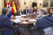 Representantes deFAE y de las empresas adheridas a ‘Digital Hub Innovation’ se reunieron ayer con el presidente de la Diputación para exponer su proyecto.-ISRAEL L. MURILLO
