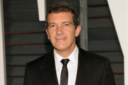 El actor Antonio Banderas, a su llegada a la fiesta de Vanity Fair, la noche de los Oscar.-Foto:   AP / EVAN AGOSTINI