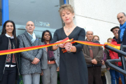 La alcaldesa quintanalara, Montserrat Ibáñez, durante la inauguración de esta nueva dependencia.-R. F.