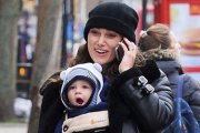Keira Knightley, con su hija.-EL PERIÓDICO