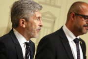 El ministro Fernando Grande-Marlaska y el ’conseller’ Miquel Buch, tras una reunión en septiembre del 2018.-RICARD CUGAT