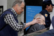 Rodrigo Rato regresa a casa tras pasar siete horas detenido-Foto: JUAN MANUEL PRATS