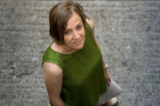 Tánia Sánchez, en el barrio de Arganzuela, en Madrid.-/ JUAN MANUEL PRATS