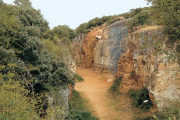 Entrada a los yacimientos de la Sierra de Atapuerca.-Dicyt