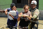 Interminables colas en la capital para conseguir agua potable.-