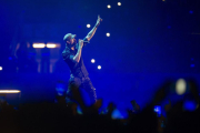 El cantante Enrique Iglesias, en un momento del concierto de este sábado por la noche en Santander.-EFE / PEDRO PUENTE HOYOS