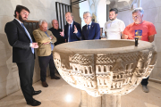 El vicepresidente de la Junta de Castilla y León, Juan García-Gallardo, visita el centro de recepción de peregrinos de Redecilla del Camino, en Burgos