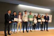 Los alumnos becados de la Universidad de Burgos junto con Tomás Fisac y Manuel Pérez Mateos
