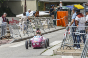 Imagen de la carrera de coches de inercia de Hiperbaric Challenge.
