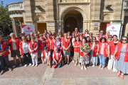 Foto de familia de miembros de Cruz Roja en Melgar.