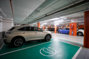 Plazas para vehículos eléctricos en el aparcamiento del Fórum Evolución de Burgos.