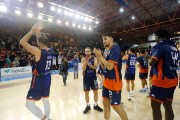 Los jugadores del Grupo Ureta Tizona Burgos celebran el triunfo.