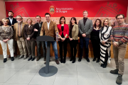 Los doce concejales socialistas del Ayuntamiento de Burgos, durante el balance de los seis meses del bipartito PP-Vox.
