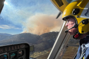 El Gobierno de Cantabria moviliza sus medios aéreos para hacer frente al incendio de Espinosa.