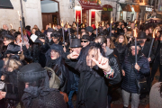 Instante del entierro de la Sardina del Carnaval de Burgos 2024.