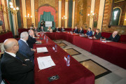 Primera reunión del Consejo Asesor de Industria de Burgos, en el Salón Rojo del Teatro Principal.