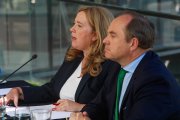 Cristina Ayala (PP) y Fernando Martínez-Acitores (Vox), alcaldesa y vicealcalde de Burgos, respectivamente.