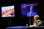 La alcaldesa, Cristina Ayala, realizó la presentación del evento en el escenario del Fórum Evolución y en conexión telemática con el presidente de la organización Dance World Cup.