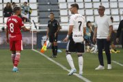 Bolo dando instrucciones desde la banda en el partido ante el Cartagena.