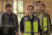 Blanca Suárez es la inspectora Silvia Guzmán en el filme, escoltada en la imagen por Daniel Grao (izquierda) y Víctor Palmero.