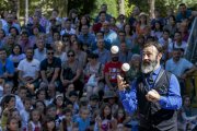 El público es protagonista de la calle en el Festival de las Artes Enclave de Calle.