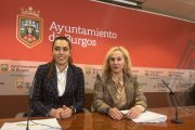 Andrea Ballesteros y Yolanda Barriuso, concejalas del PP, durante la rueda de prensa para dar cuenta de los asuntos de la Junta de Gobierno.