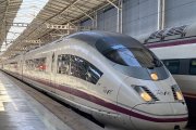 Archivo - Tren AVE de Renfe.