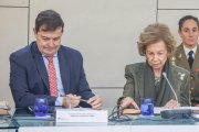 Alfonso Fernández Mañueco y la reina Sofía, durante la reunión del patronato de la Fundación Atapuerca.