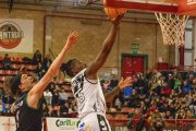 Lance Jones, durante el partido contra el Alega Cantabria.