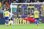 Álex Sancris igualó en el 88´ desde los once metros.