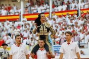 El torero arandino en una de las tardes en las que salió a hombros.