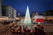 Árbol navideño en Villarcayo.