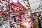 El Mercado Norte provisional en la víspera de Nochebuena.
