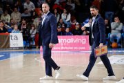 Bruno Savignani y el entrenador ayudante Juanjo Nieto, en el Coliseum durante el derbi local.