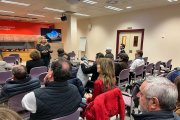 Un momento de la reunión de la alcaldesa, Cristina Ayala, con las organizaciones.