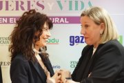 La ministra de Igualdad, Ana Redondo, y la consejera de Familia, Isabel Blanco.
