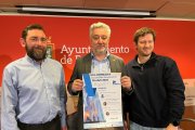 Morete, Niño y Pérez muestran el cartel de la jornada.