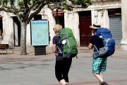 Imagen de turistas en Burgos.