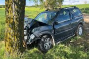 Cuatro jóvenes heridos en Castrillo de Solarana tras chocar contra un árbol.