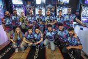 Imagen de familia de algunos de los jugadores que compiten en Top Tren.